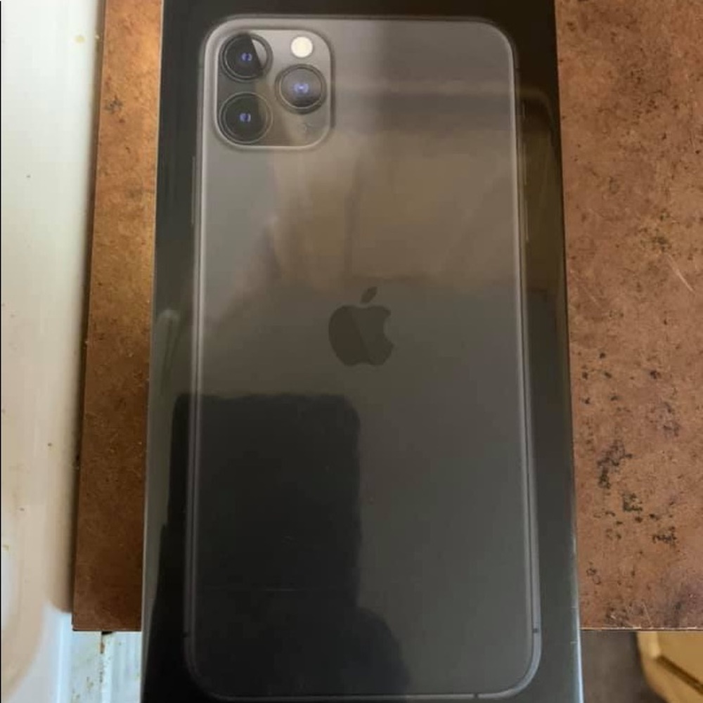 I PHONE 11 PRO MAX